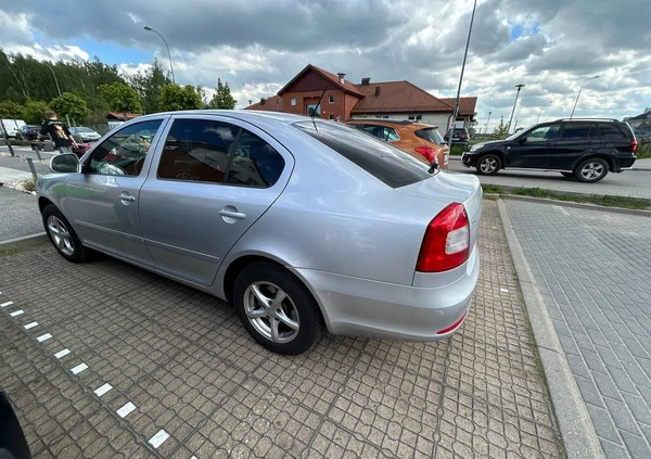 Skoda Octavia cena 17035 przebieg: 268000, rok produkcji 2010 z Gdańsk małe 56